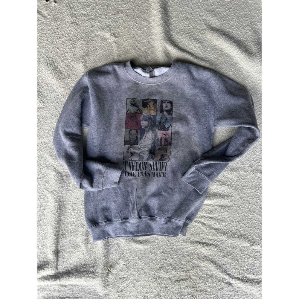 Taylor Swift The Eras Tour Concert Sweatshirt Grey Gildan Heavy Blend Small